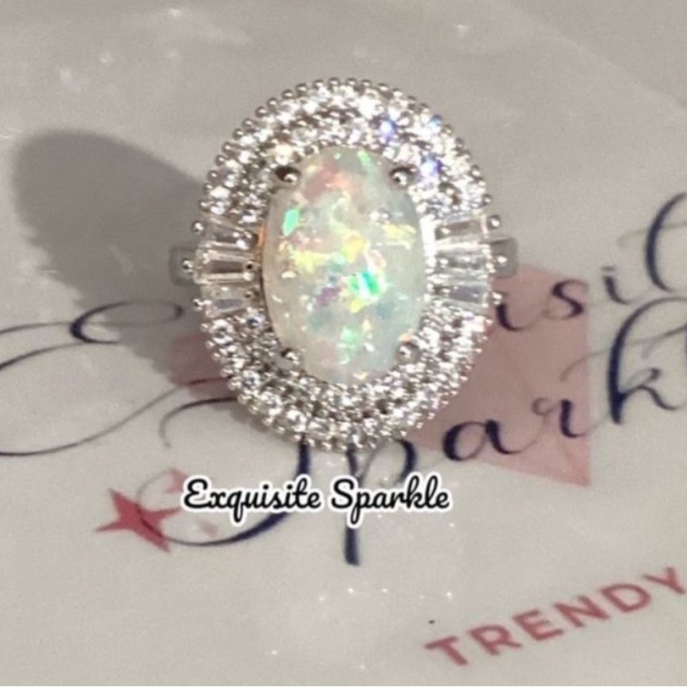 💗Beautiful Faceted  Oval Opal Cabochon W/Double Halo